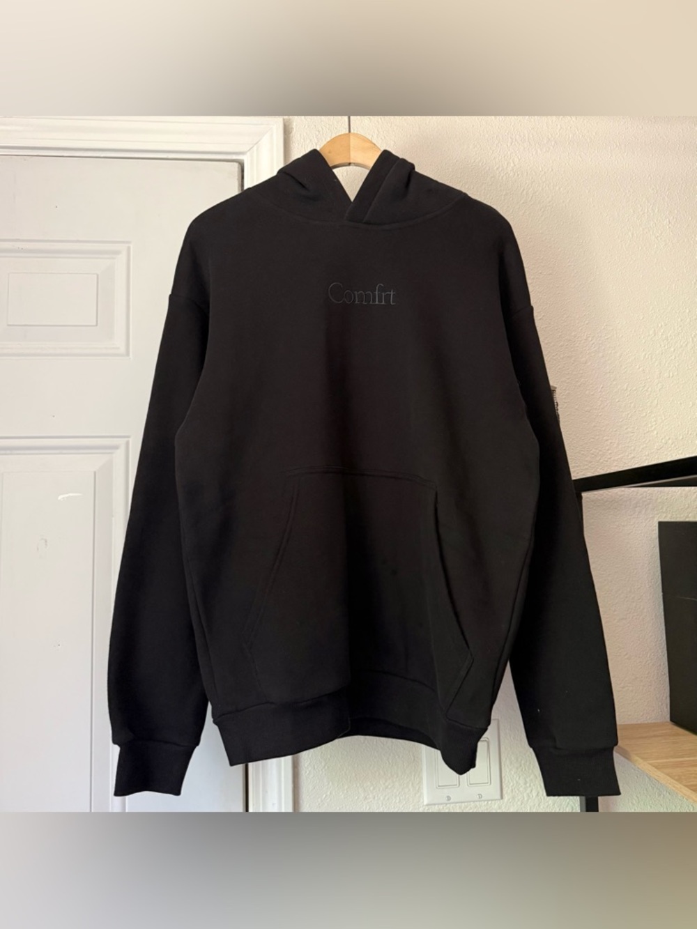 COMFRT black cotton fleece logo kangaroo long sleeve hoodie sweater lounge